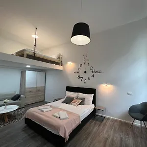  Apartment Absolutum